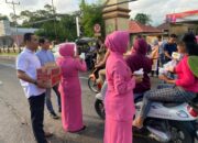 Wujud Kepedulian di Bulan Ramadan, Sat Reskrim dan Bhayangkari Polres Bima Kota Berbagi Takjil Gratis