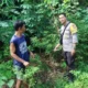Bhabinkamtibmas Labuapi Dampingi Petani Kelola Lahan Produktif